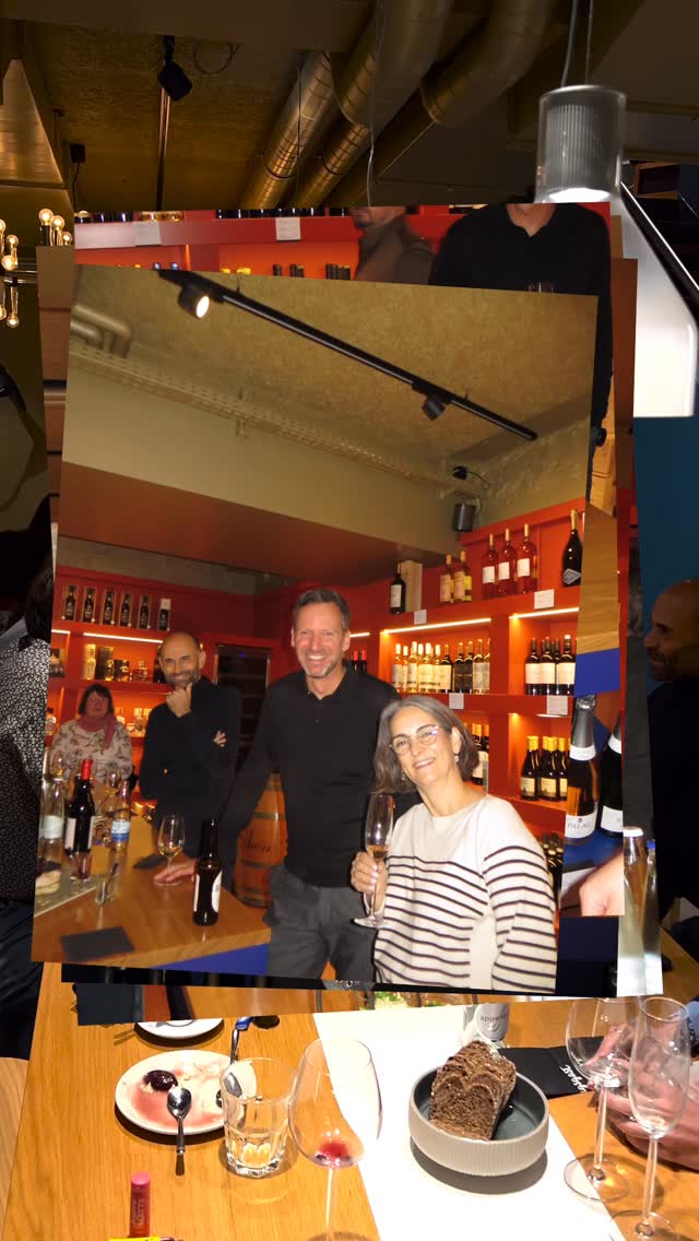 Letzten Freitag war’s wieder so weit – unser jährliches Teamevent stand an. Im @vogelsangerweine Corso haben wir gefeiert: angestossen, gelacht, genossen. Kulinarisch verwöhnt von @fabian_devos – komplett vegan. Und ja: Es war so gut, wie’s aussieht. Das Highlight des Abends? Satiriker @weibelralph , der mit seinen humorvollen Lesungen über Verpackungen genau unseren Nerv getroffen hat. Und natürlich: Wir haben gefeiert. 40 Jahre Kalliopi und all die Geschichten, die noch kommen. Danke an alle, die jeden Tag besonders machen. Music by @hakito_mf