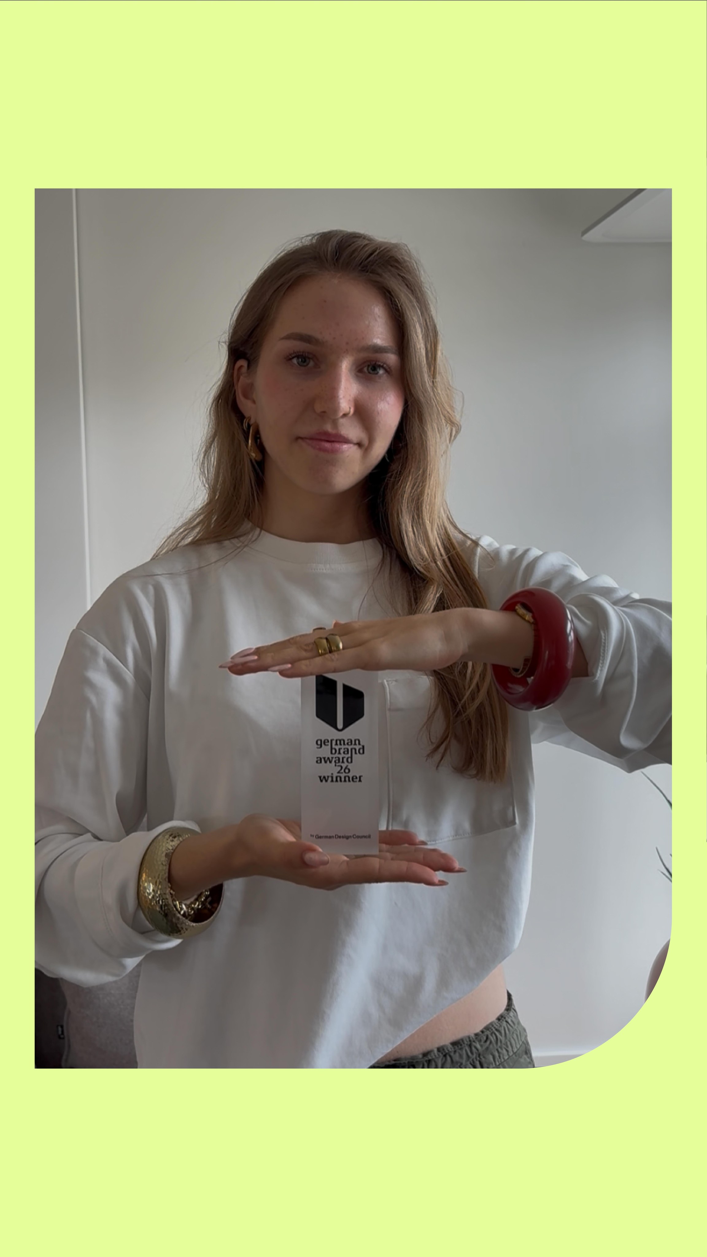 Drei Awards, ein Grund zum Feiern 🎉 German Brand Award: Gold für Coop Bio 365, Winner für Coop Country & Oyono. Danke an alle, die uns auf dem Weg unterstützt haben. @germandesigncouncil @coop.ch @oyono_de